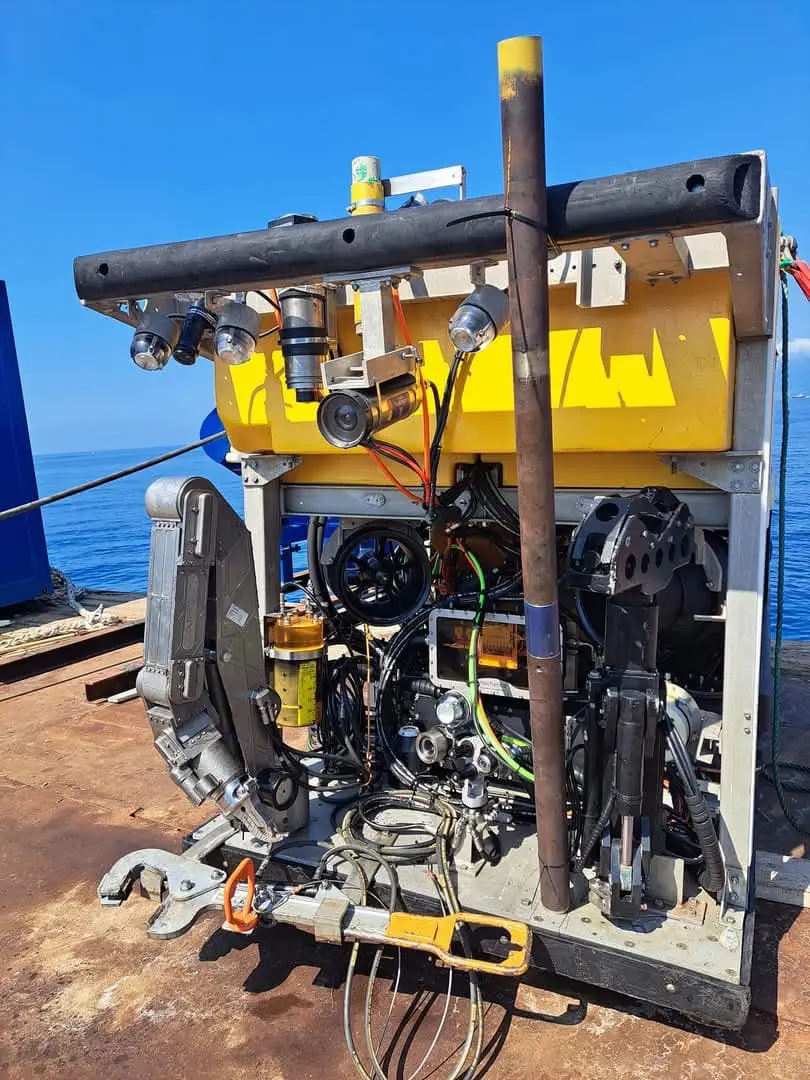 NorClean ROV with manipulators, cameras, lighting and adapted tooling